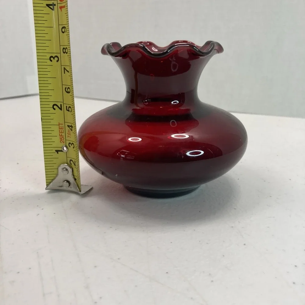 Set‎ Of 2 Vtg Anchor Hocking Royal Ruby Red Glass Vases W/Ruffled Crimped Rim